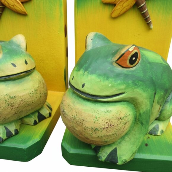 Vintage Frog Bookends, Rustic Hand Painted Wood Frog Decor with Dragonfly Accent - Picture 7 of 8
